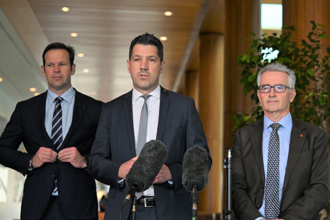 Senators Call for Release of COVID-19 Vaccine Agreements