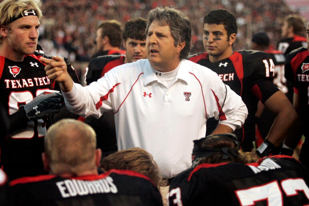Mississippi State Football Coach Mike Leach Dies at 61
