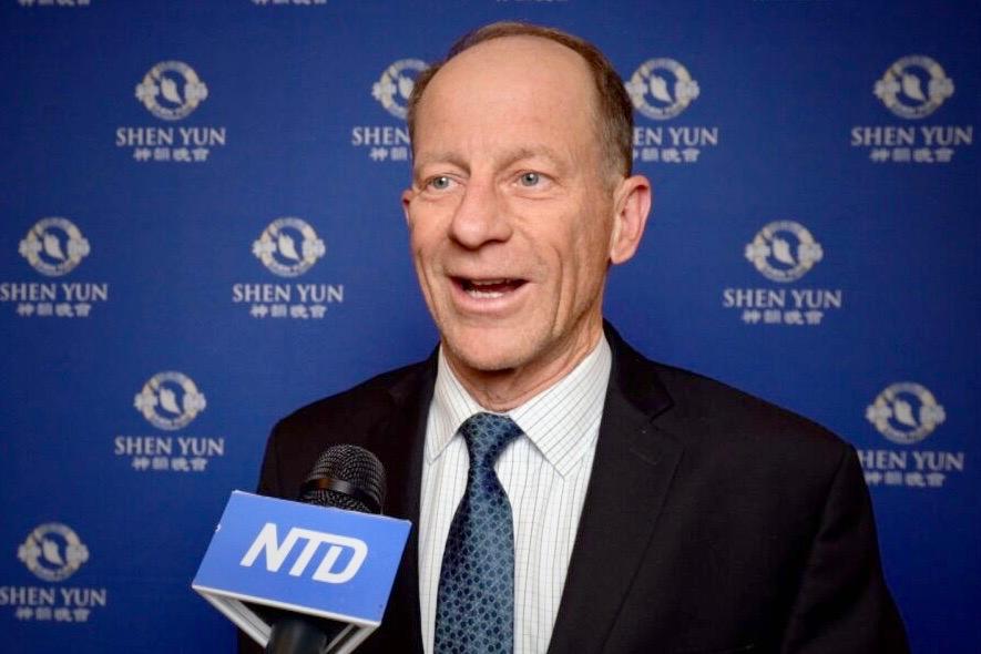 Former Assistant Secretary of State for the East Asian Pacific Bureau Applauds Shen Yun’s Revival of Chinese Culture