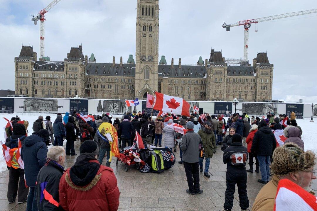 Hundreds Gather on Parliament Hill to Commemorate First Anniversary of Freedom Convoy Protest