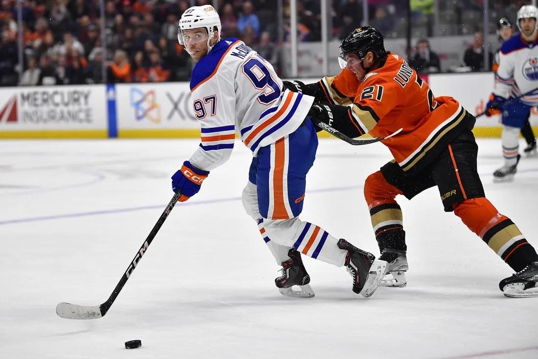 Oilers Handle Ducks, Keep Heat on Knights in Pacific