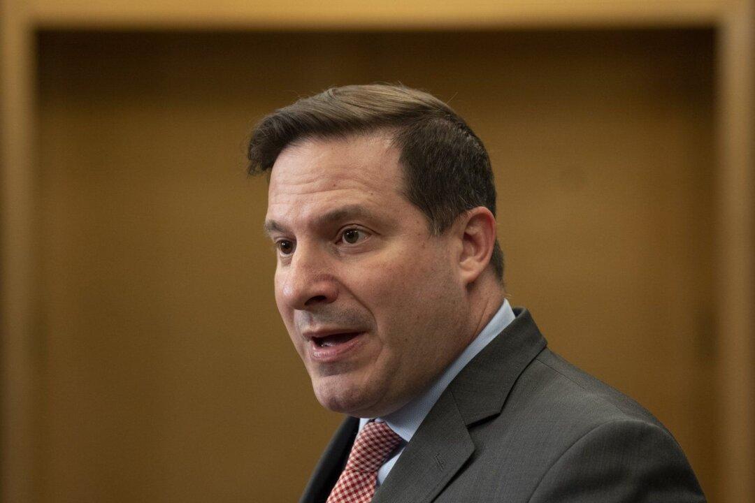 Poilievre Calls for Mendicino to Resign Over Revelations on Bernardo Prison Transfer