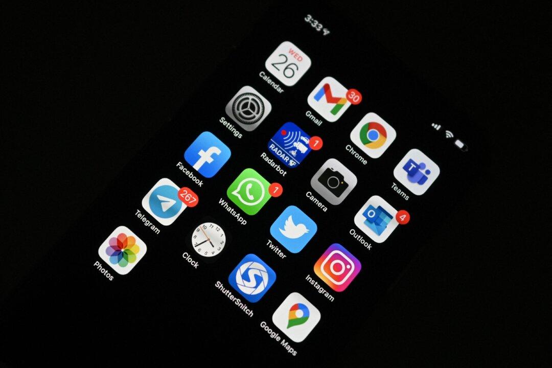 Cyber Centre: Smartphone Apps Compromise Personal Data Security and Privacy