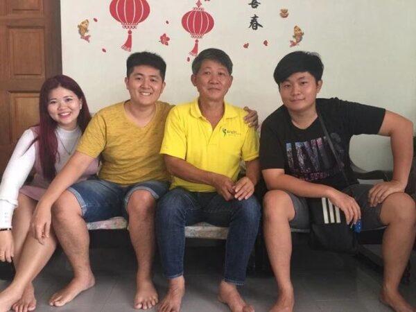 An ambitious father who wants to win the grand prize is with his children. (Courtesy of Gan Jing World)