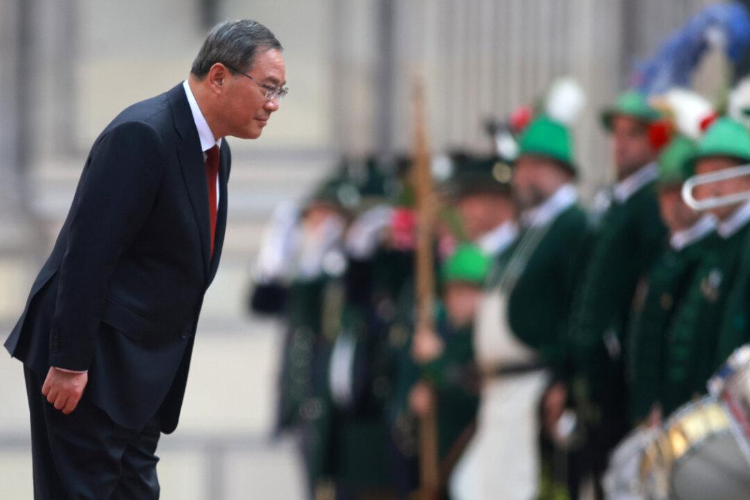 Chinese Premier’s Europe Trip Exposes His Weak Position in CCP: Analysts