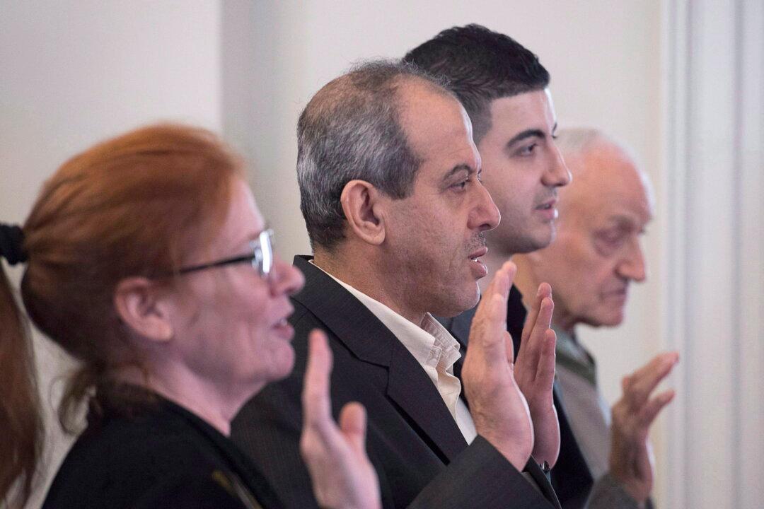 As More Immigrants Come to Canada, Fewer Are Becoming Citizens: StatCan Data