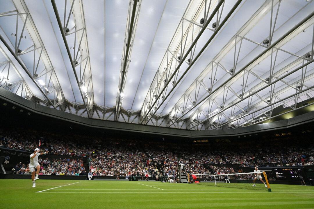 Wimbledon Is Finally Dry as Organizers Try to Catch up Following 3 Days of Rain