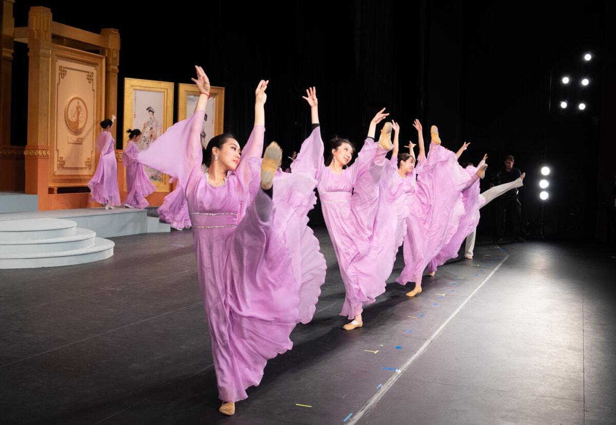NTD Global Chinese Beauty Pageant contestants in Purchase, N.Y., on Sept. 27, 2023. (Samira Bouaou/The Epoch Times)