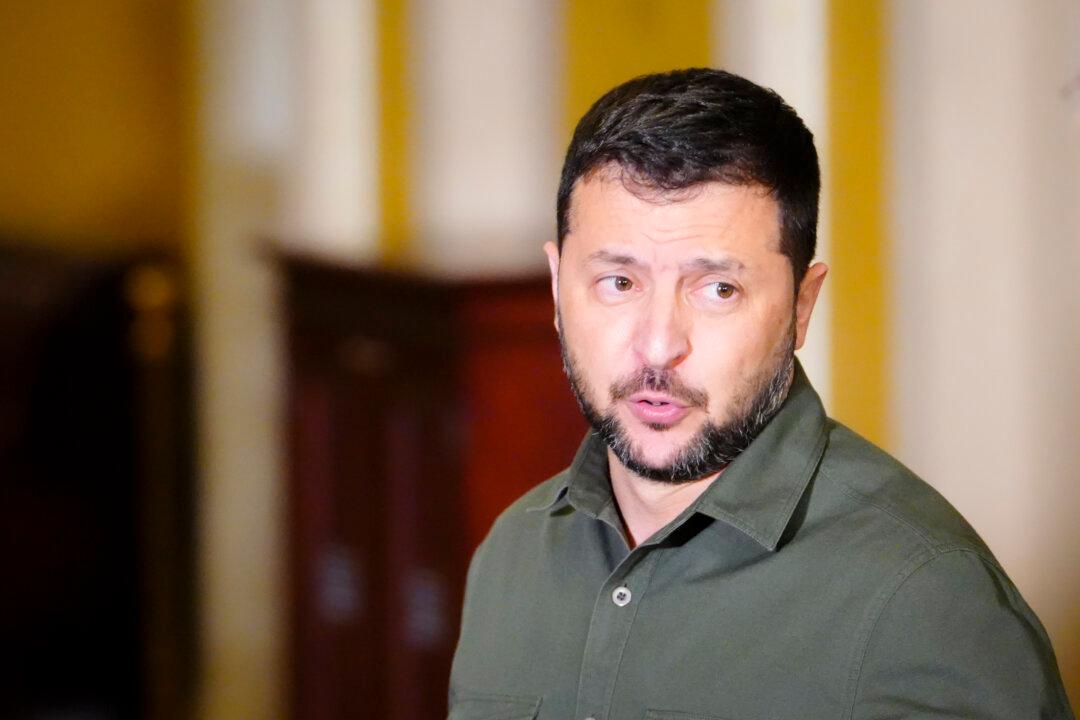 Zelenskyy Talks With Johnson, Calls for ‘Quick Passage’ of Ukraine Aid