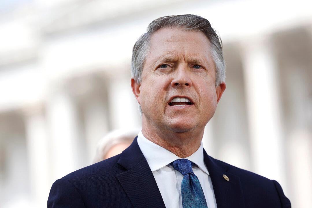 Sen. Marshall Calls for Halt to Gain-of-Function Studies, Funding of Chinese Research