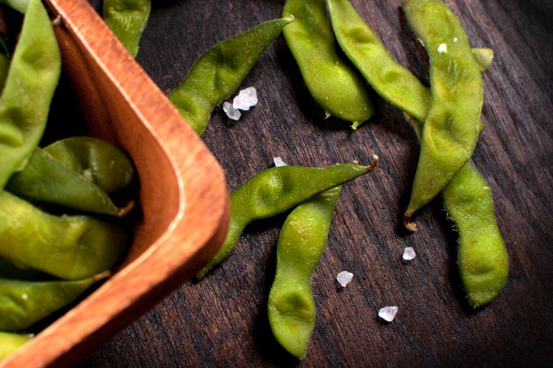 Environmental Nutrition: Eat Edamame!