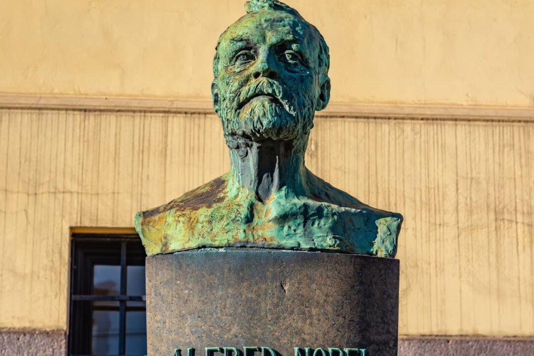 Nobel Winner Raised Safety Concerns About Only ‘Modestly’ Effective mRNA Vaccines