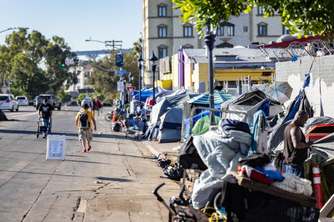 Marine Vet Wants to Build ‘Basecamps’ to House San Diego’s Homeless