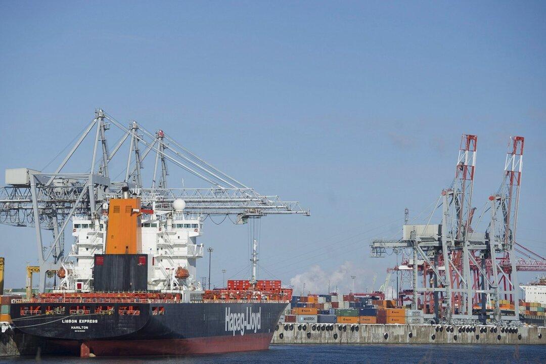 Workplace Safety Officials Investigating Truck Driver Death at Port of Montreal
