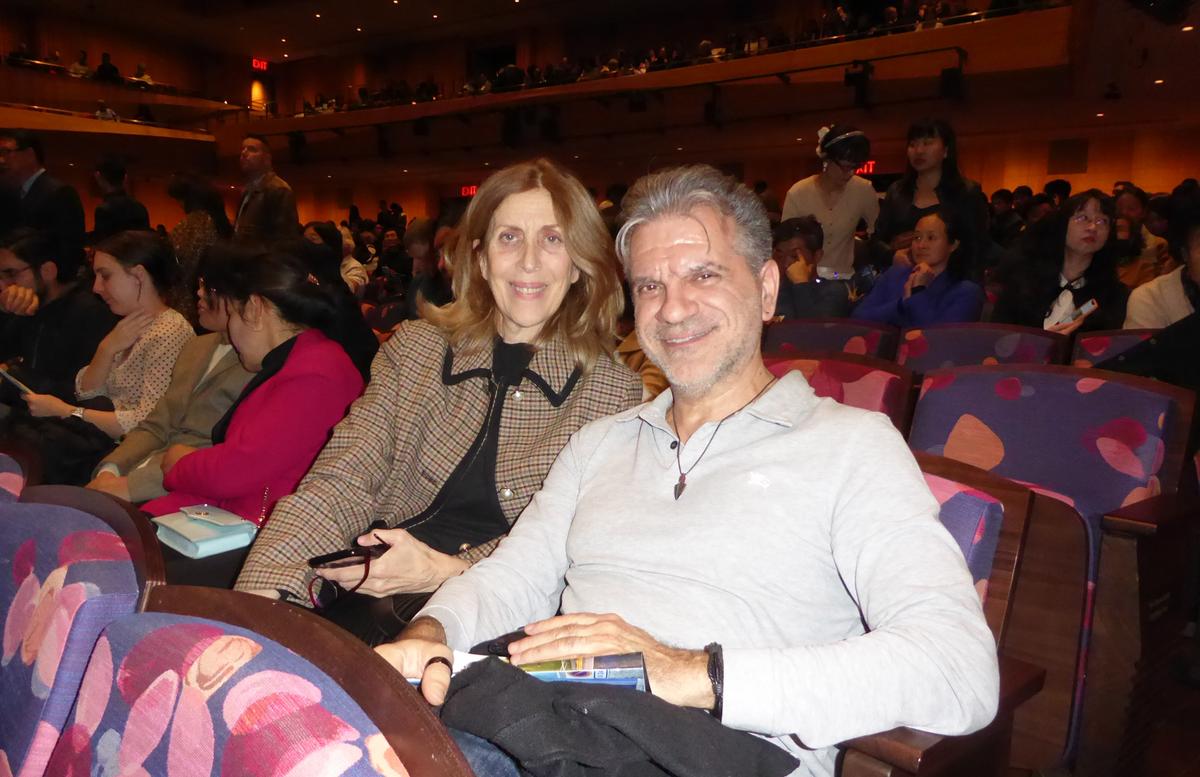 Shen Yun Symphony Orchestra ‘Lifts You Up,’ Says Acclaimed Guitarist