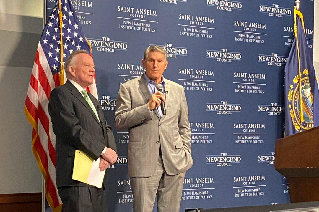 Joe Manchin Kicks Off ‘Americans Together’ Tour in New Hampshire