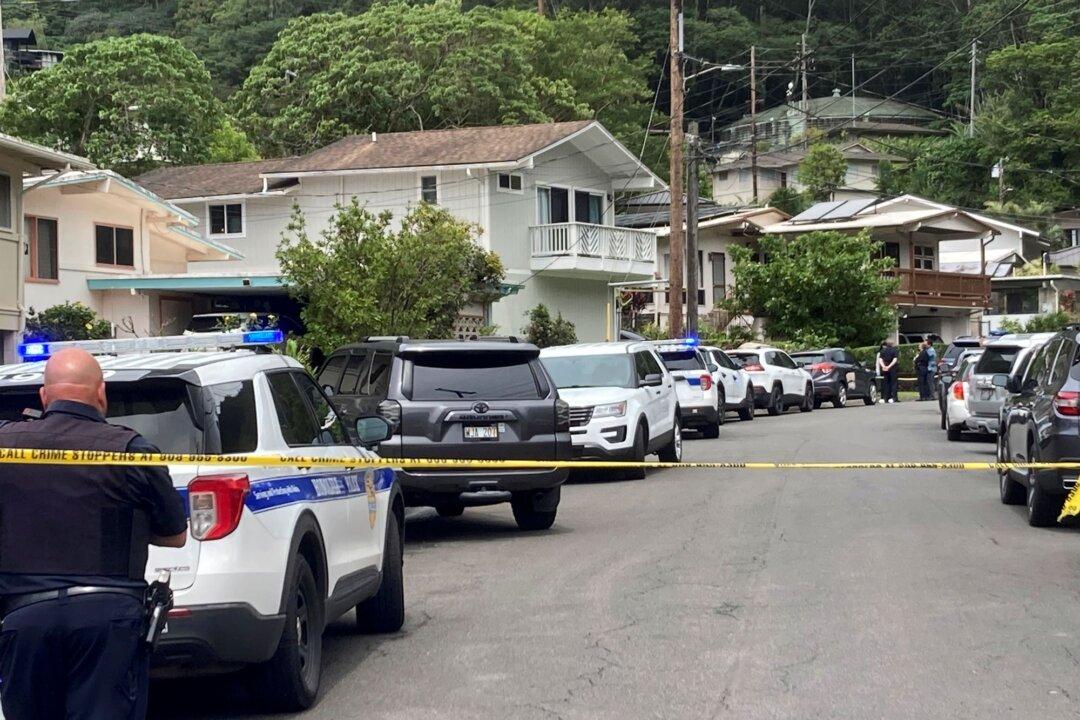 5 People Found Dead at Honolulu Home in Apparent Murder-Suicide, Police Say