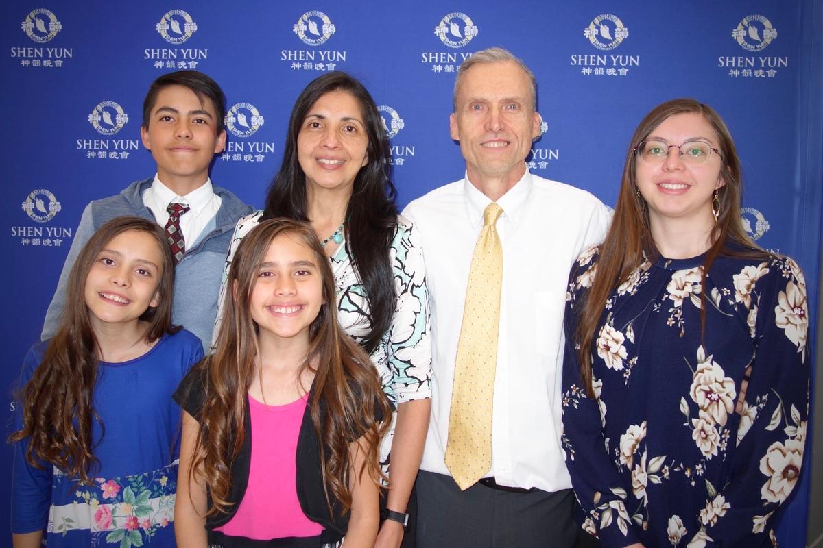 ‘I Was Transported to a Different Time and Place,’ Says Shen Yun Audience Member