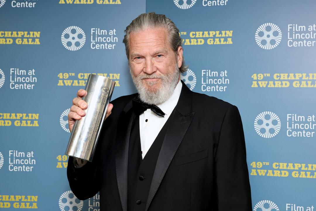 Actor Jeff Bridges Says Health Is Doing Great, 3 Years Post Cancer Battle
