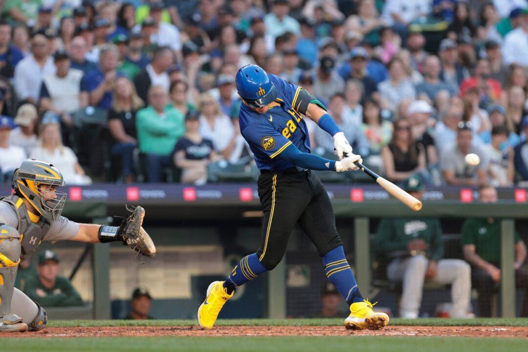 Dylan Moore Sets Career High With 5 RBIs to Help Mariners Topple Athletics 8–1