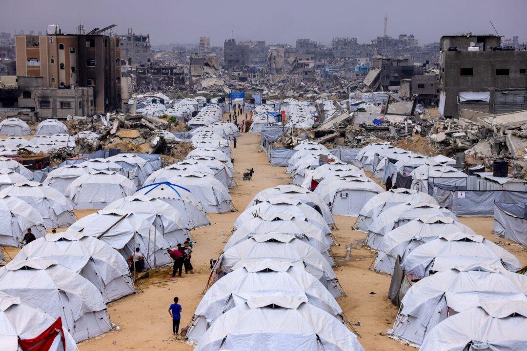 Israel Won’t Withdraw From Security Zones, Defense Minister Says