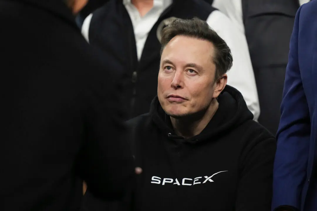 Musk’s Starlink Says It Lost Communication With One of Its Satellites