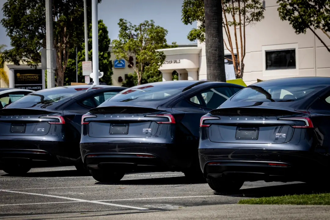 Tesla’s 4th-Quarter Sales Fell More Than Expected