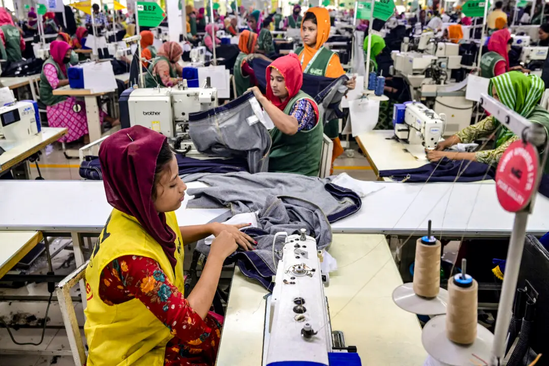 US Lowers Bangladesh Tariffs to 19 Percent, Exempts Some Apparels in Trade Deal