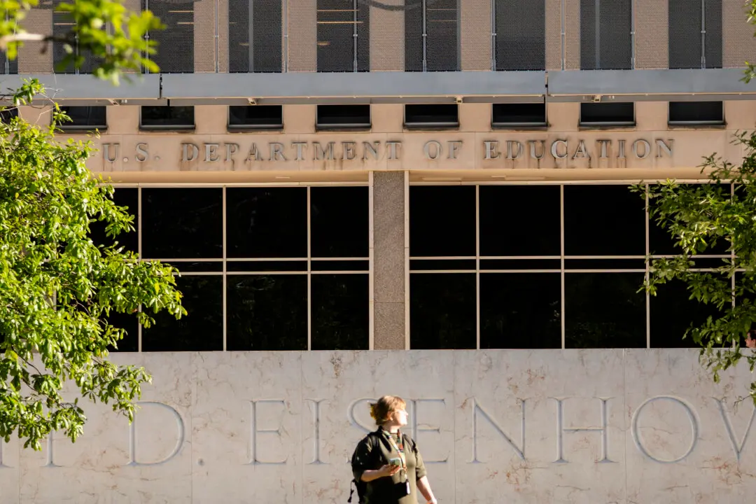 Education Dept Finalizes Rule Tying Federal Loan Access to Graduates’ Earnings