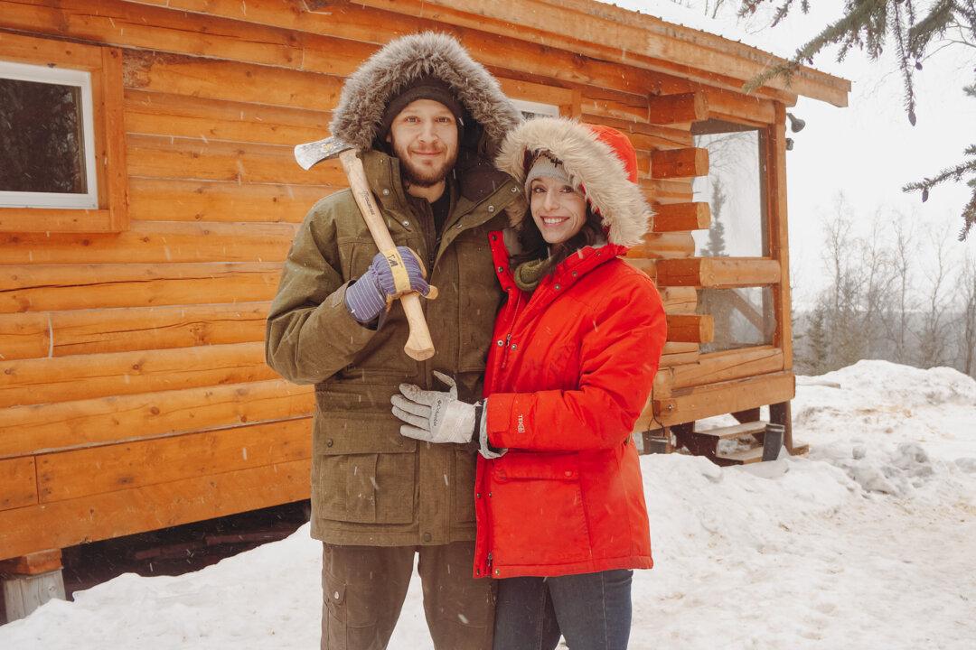 Holdfast Alaska: The Family That Chose to Homestead in the Alaskan Wilderness