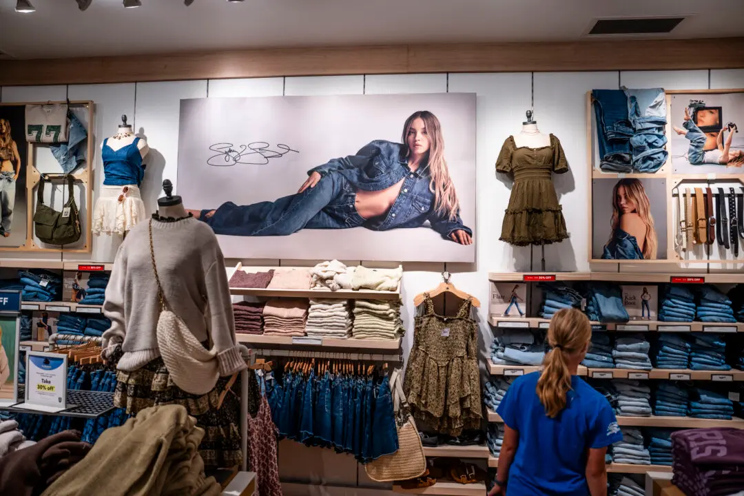 Sydney Sweeney Breaks Silence on American Eagle Jeans Ad Backlash, Trump Approval