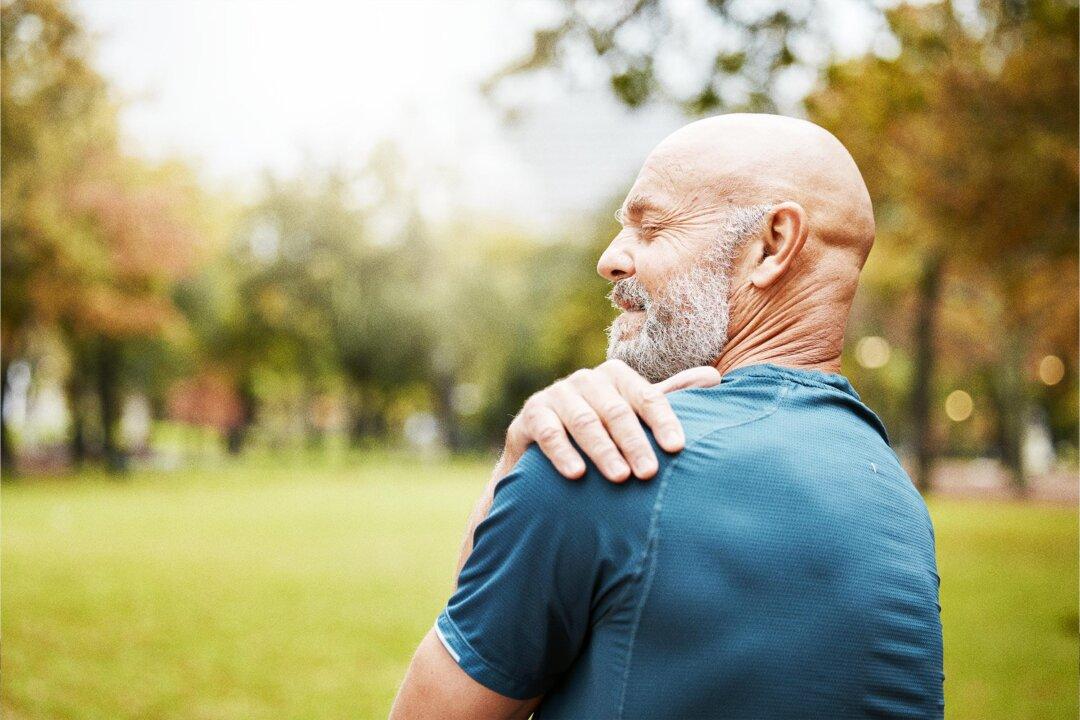 How to Check Your Shoulder Mobility and Support Its Recovery Naturally