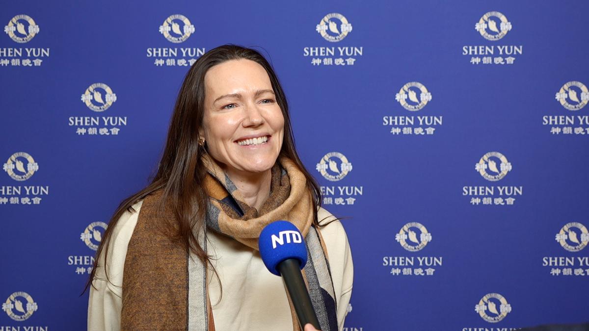 ‘Inner Tranquility and Outer Strength,’ Says Newspaper Director About Shen Yun Dancers