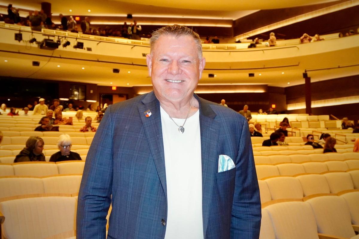 Shen Yun ‘Touches People’s Lives,’ Says Texas Theatergoer