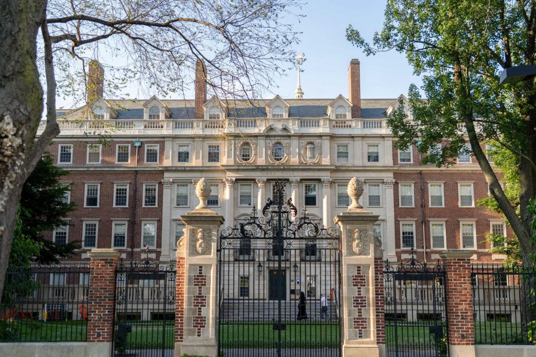 Pentagon to Cut Academic Ties With Harvard, Hegseth Says