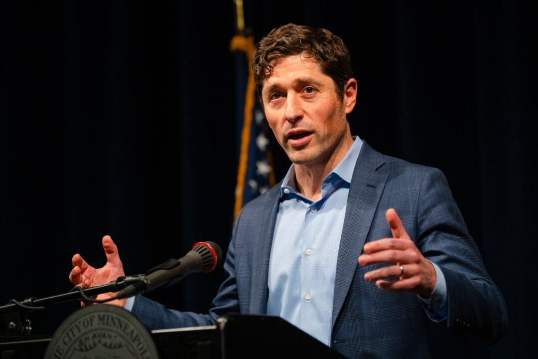 Trump Says Minneapolis Mayor is ‘Playing With Fire’ in Rejecting Immigration Enforcement