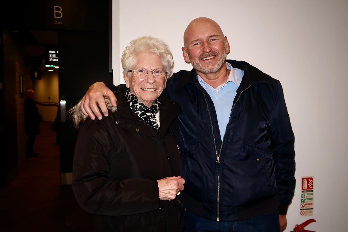 Retired Corporate Banker Says Shen Yun Is ‘Absolutely Brilliant’