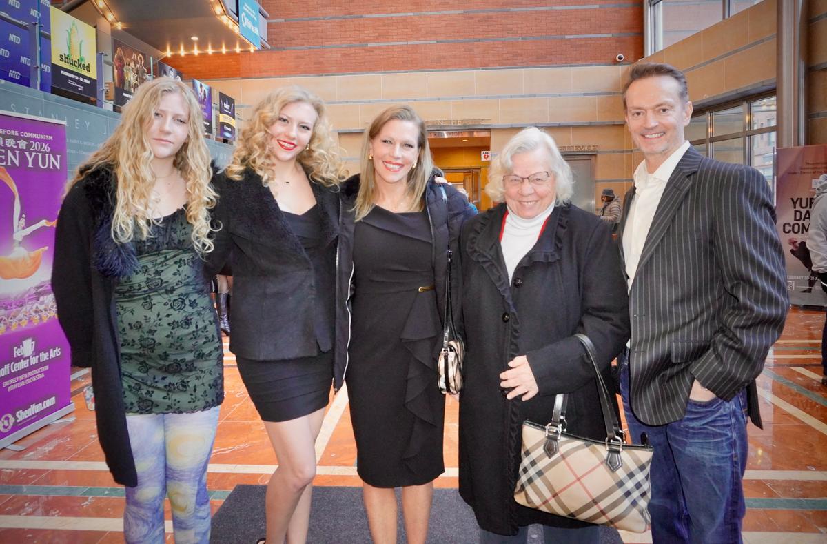 Shen Yun’s Profound Message Moves Doctor Family