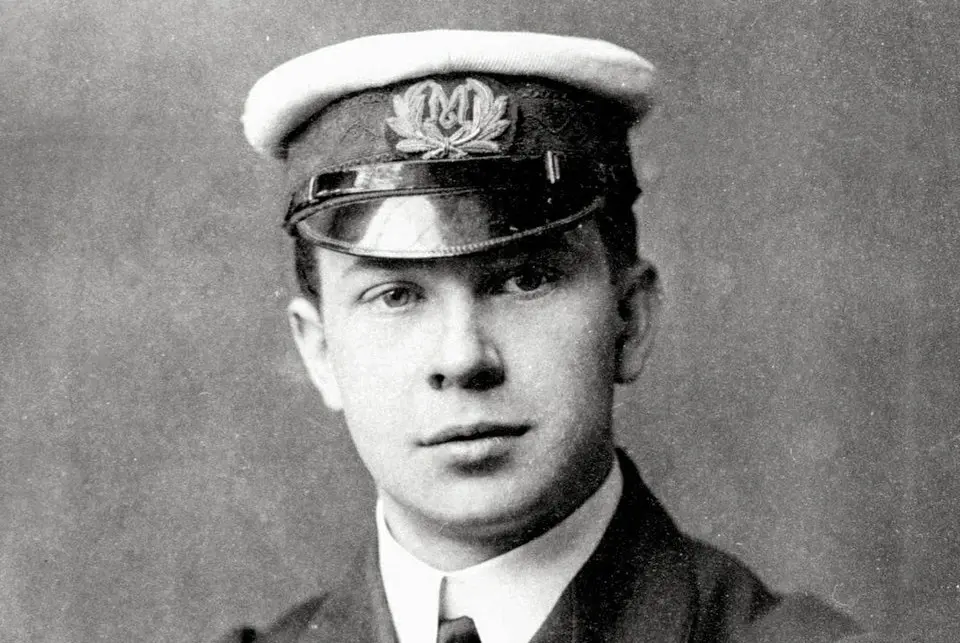 Radio Operator Sent Distress Calls Until Titanic’s Final Moments