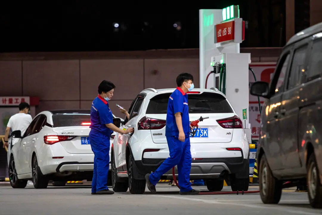 Trump Says Reports of Long Gas Lines in China Since Iran War Are Correct