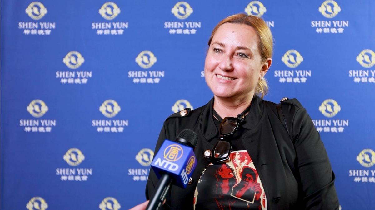 Mayor of Torrelodones, Spain Praises Shen Yun’s Bravery