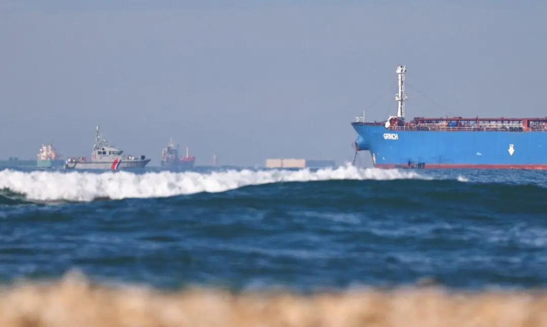 UK Gives Military Green Light to Board Russian Shadow Fleet Tankers