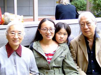 <a href="https://www.theepochtimes.com/assets/uploads/2015/07/fufamily_medium.jpg"><img src="https://www.theepochtimes.com/assets/uploads/2015/07/fufamily_medium.jpg" alt="Fu Hong and family in front of the theatre (Zhang Ru/The Epoch Times)" title="Fu Hong and family in front of the theatre (Zhang Ru/The Epoch Times)" width="320" class="size-medium wp-image-83920"/></a>